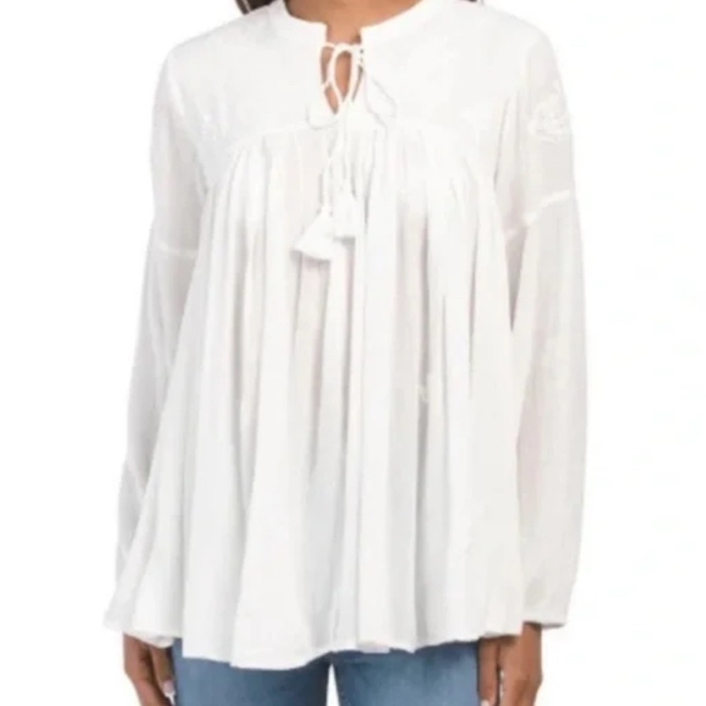 Elegant White Embroidered Women's Top